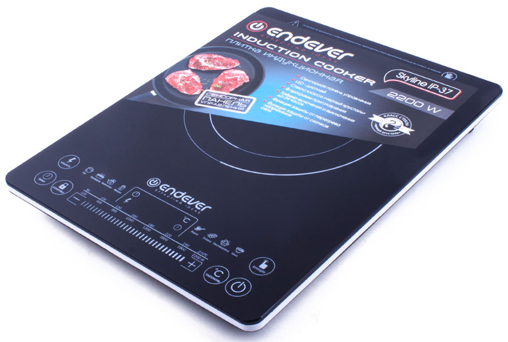 Endever Skyline IP-37 плита настольная индукционнаяIP-37 Endever Skyline IP-37 плита настольная индукционнаяIP-37Индукционная плитка Endever Skyline IP-37 - это настольная электрическая плитка с варочной панелью и индукционной конфоркой. Электрический ток, проходя через медную катушку, находящуюся под конфоркой, индуцирует высокочастотный вихревой ток, который моментально нагревает дно посуды, а с ним и пищу. Таким образом, нагревается не конфорка, а непосредственно сама посуда, находящаяся на ней.Индукционная плитка Endever Skyline IP-37 потребляет в несколько раз меньше электроэнергии, чем обычная электрическая, за счет того, что конфорка автоматически подстраивается под диаметр дна посуды и нагревает только необходимую площадь. Она экономит не только энергию, но и ваше время. За счёт большой мощности (2200 Вт) быстро нагревается и постоянно поддерживает необходимую температуру, что значительно сокращает время приготовления пищи. В индукционной плитке нет открытого огня или раскаленной конфорки. Кроме того, плитка включается только при наличии подходящей посуды. Если посуда не обладает ферромагнитными свойствами, стоит пустая или вообще отсутствует на конфорке, то плитка автоматически отключается. Всё это снижает вероятность получения ожогов и возникновения пожара. При использовании индукционной плитки не бывает дыма и чада, ведь пища, случайно попавшая на поверхность, не пригорает. Все загрязнения легко устраняются с помощью влажной тряпки. Поскольку сама конфорка практически не нагревается, то даже при длительном её использовании, температура в помещении не повышается, что снижает необходимость постоянного кондиционирования или проветривания. Управление индукционной плиткой легко и понятно. С помощью цифрового дисплея и кнопок на передней панели, можно точно установить заданную температуру, мощность и время приготовления пищи. Небольшую компактную плитку можно легко и удобно разместить на любой кухне или взять с собой на дачу. Благодаря современному элегантному дизайну, индукционная плитка станет не только незаменимым помощником на кухне, но и её стильным украшением.8 программ приготовления Таймер включения и выключения до 24 часов Функция защиты от скачков напряжения сети Плавная сенсорная регулировкаРазмер варочной панели: 29 см х 37 см