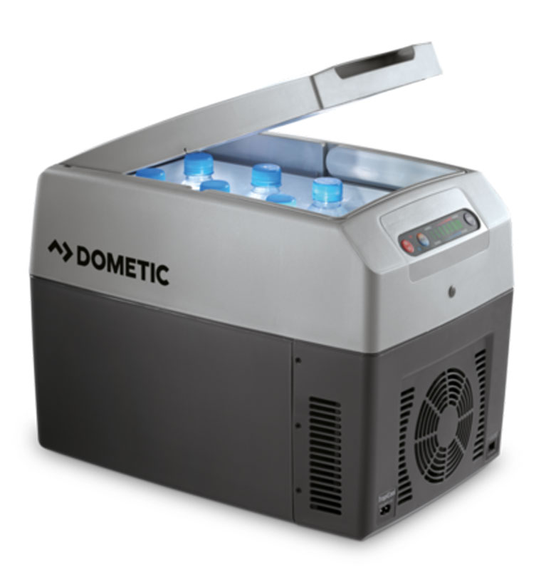Dometic TC-14 автохолодильникTC 14 Dometic TC-14 автохолодильникTC 14Наслаждайтесь отдыхом в пути с Dometic TC-14. Этот элегантный портативный холодильник отлично вписывается в интерьер большинства транспортных средств. Храните закуски и напитки охлажденными, а гамбургеры и жареную картошку подогретыми. Термоэлектрический холодильник легко использовать, и он всегда может быть у вас под рукой.7-ступенчатая регулировка температуры для подогрева и охлажденияХолодопроизводительность: макс. 20 °C ниже температуры окружающей средыТеплопроизводительность: 65 °C (температура в камере)